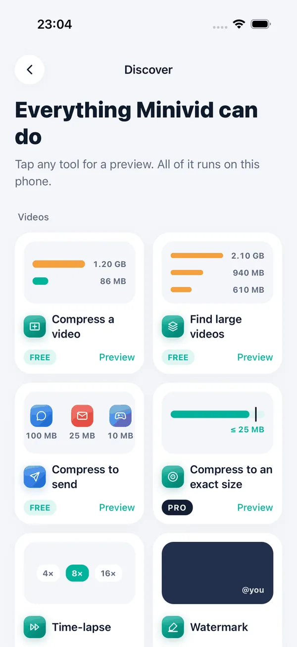 Màn hình Khám phá của Minivid (giao diện tiếng Anh), có ô Watermark với chữ “@you” ở góc một khung hình tối, cạnh ô Time-lapse và các công cụ nén